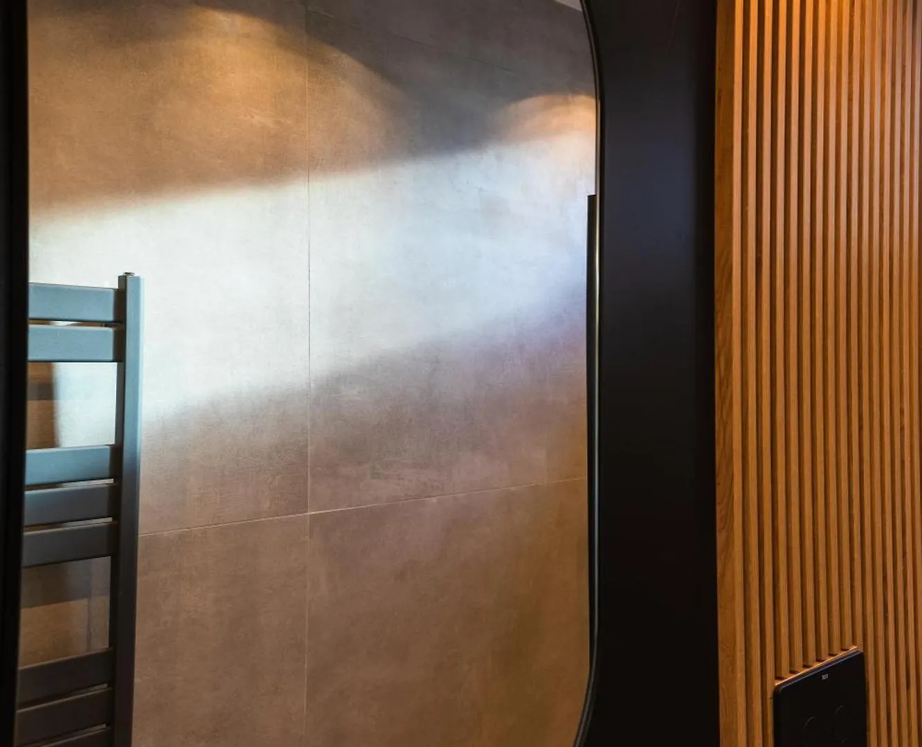 Radisson Luxe - At Victoriei Avenue Apartment Bucharest