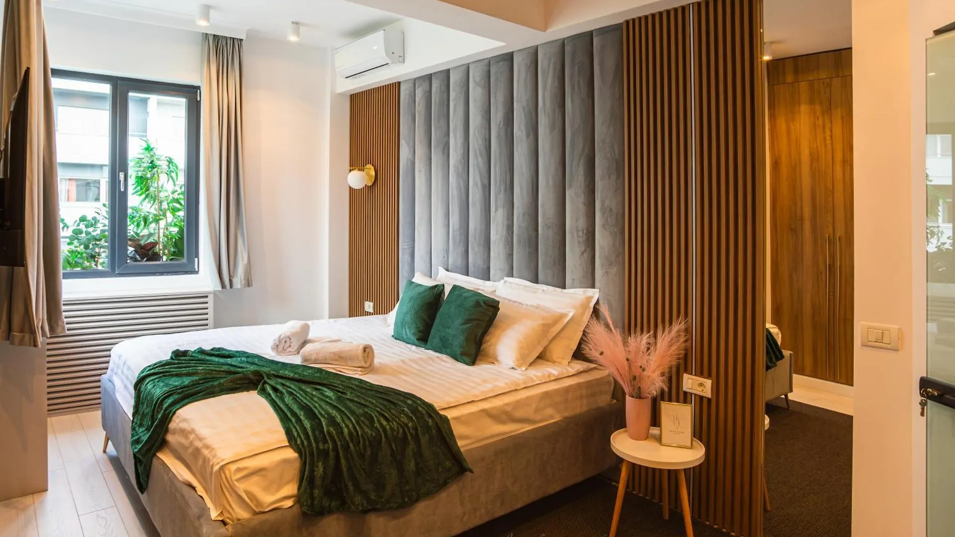 Radisson Luxe - At Victoriei Avenue Apartment Bucharest