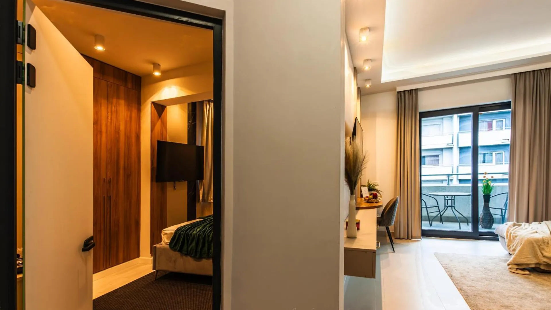 Radisson Luxe - At Victoriei Avenue Apartment Bucharest 0*,