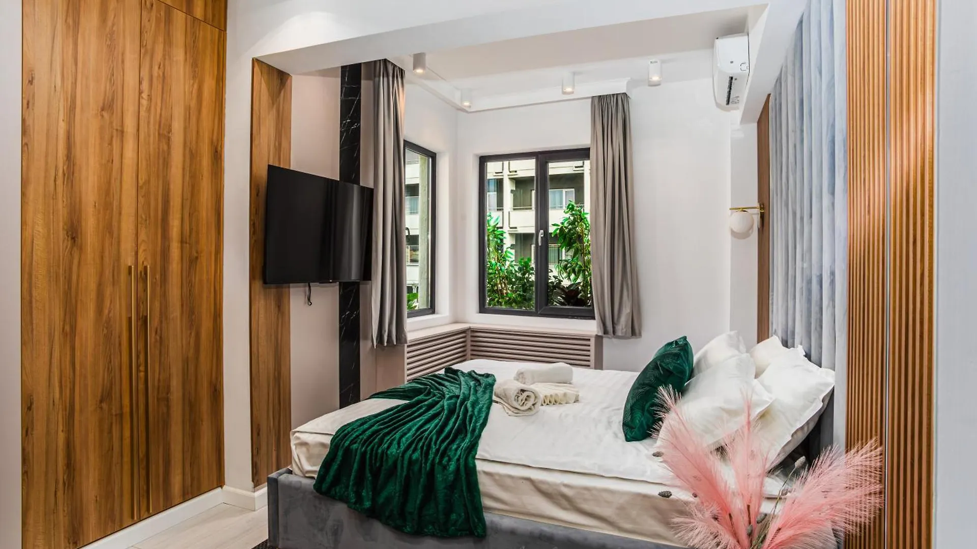 Radisson Luxe - At Victoriei Avenue Apartment Bucharest