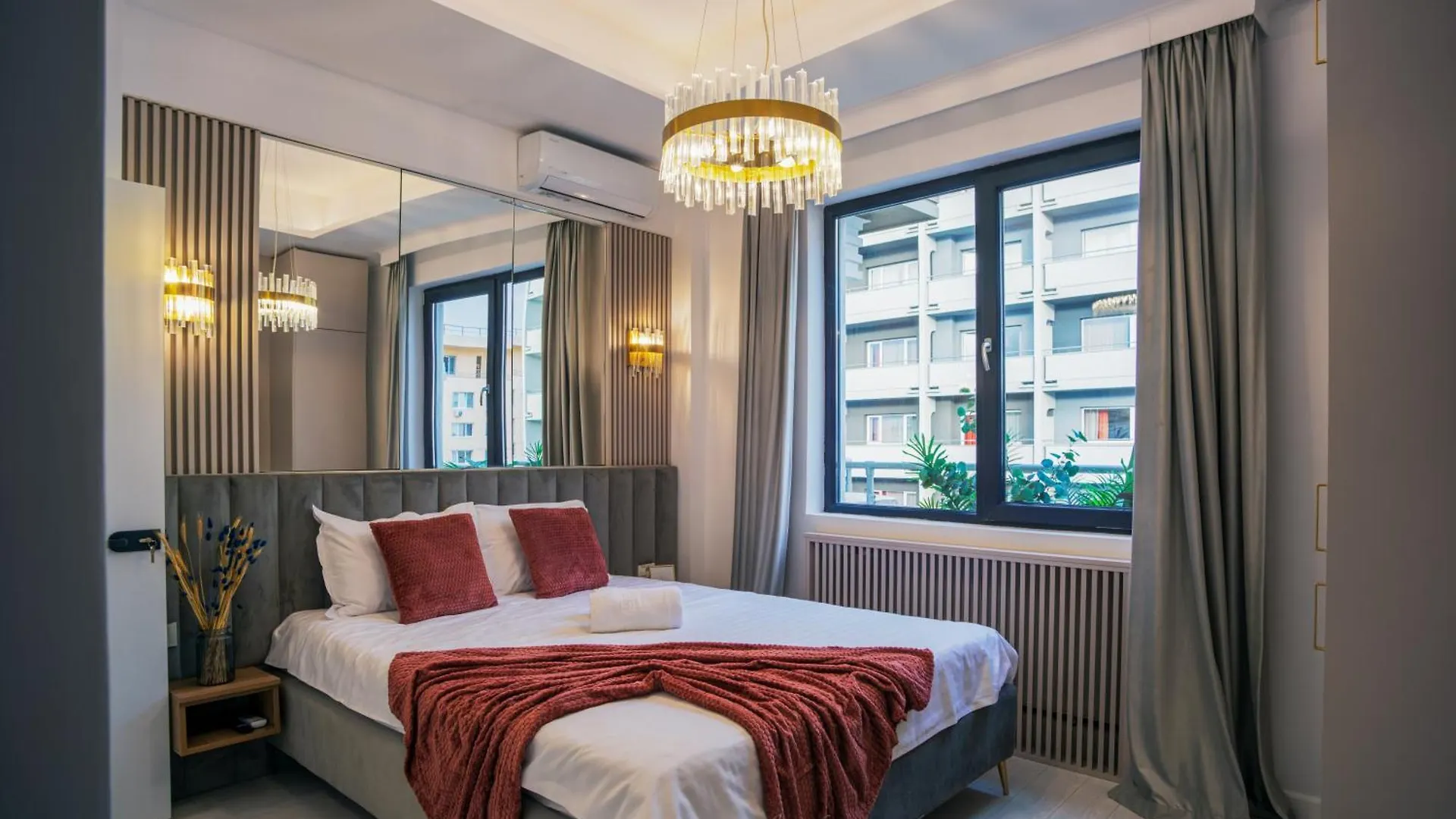 Radisson Luxe - At Victoriei Avenue Apartment Bucharest