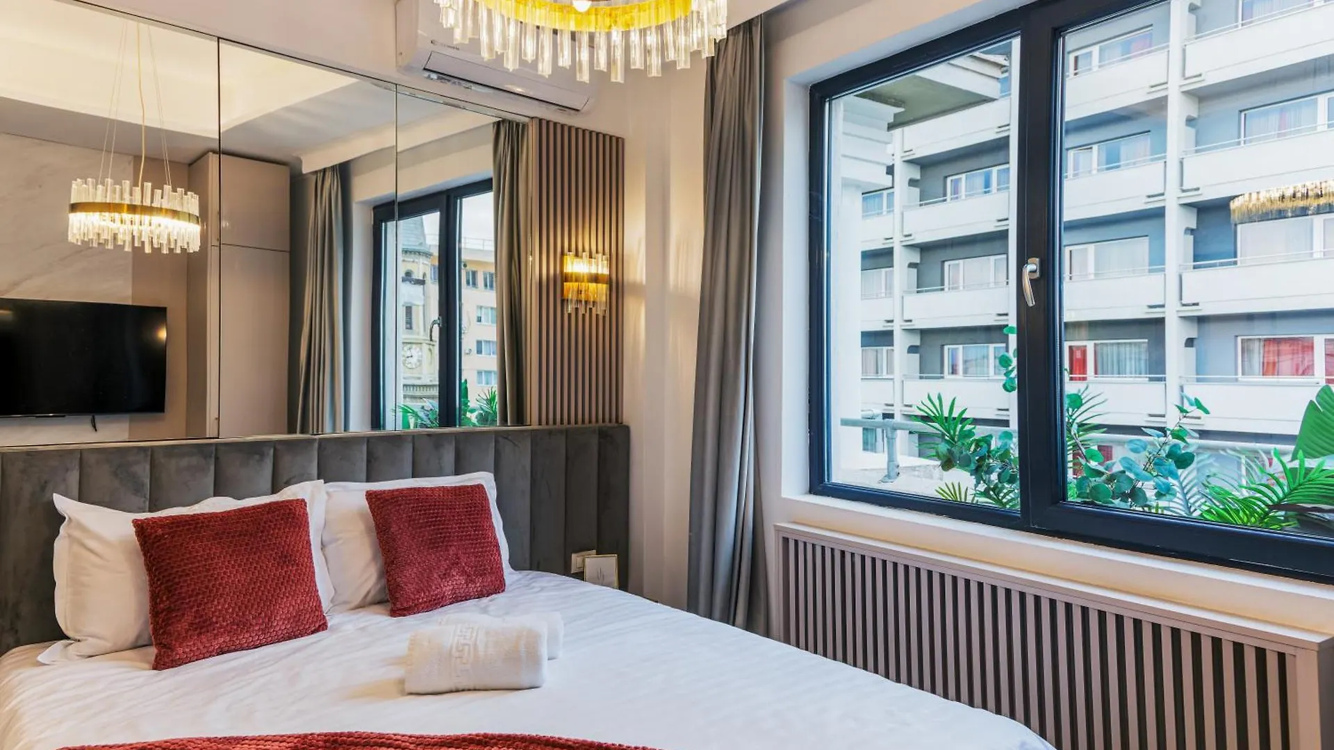 Radisson Luxe - At Victoriei Avenue Apartment Bucharest
