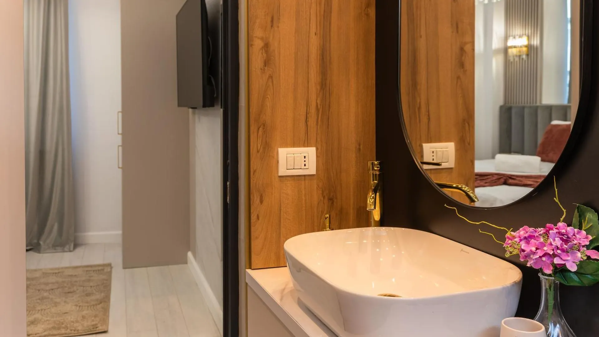 Radisson Luxe - At Victoriei Avenue Apartment Bucharest