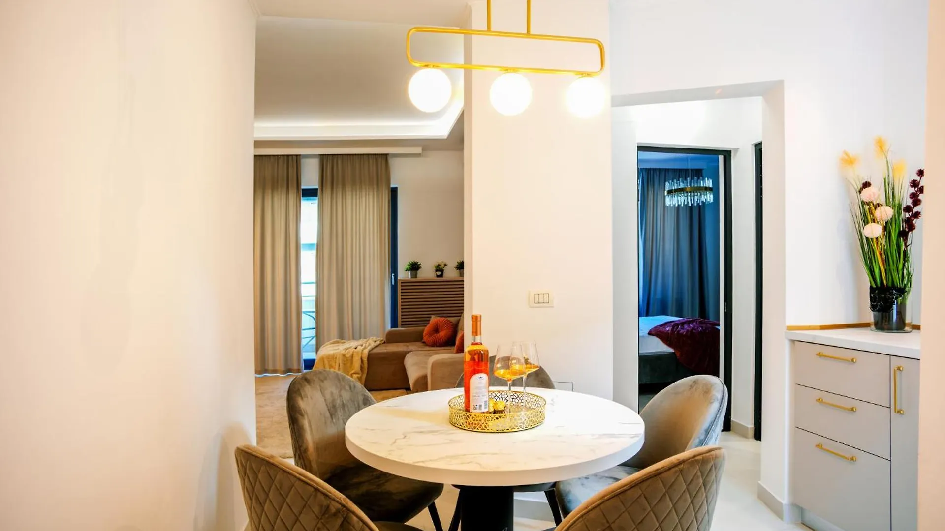 Radisson Luxe - At Victoriei Avenue Apartment Bucharest Romania