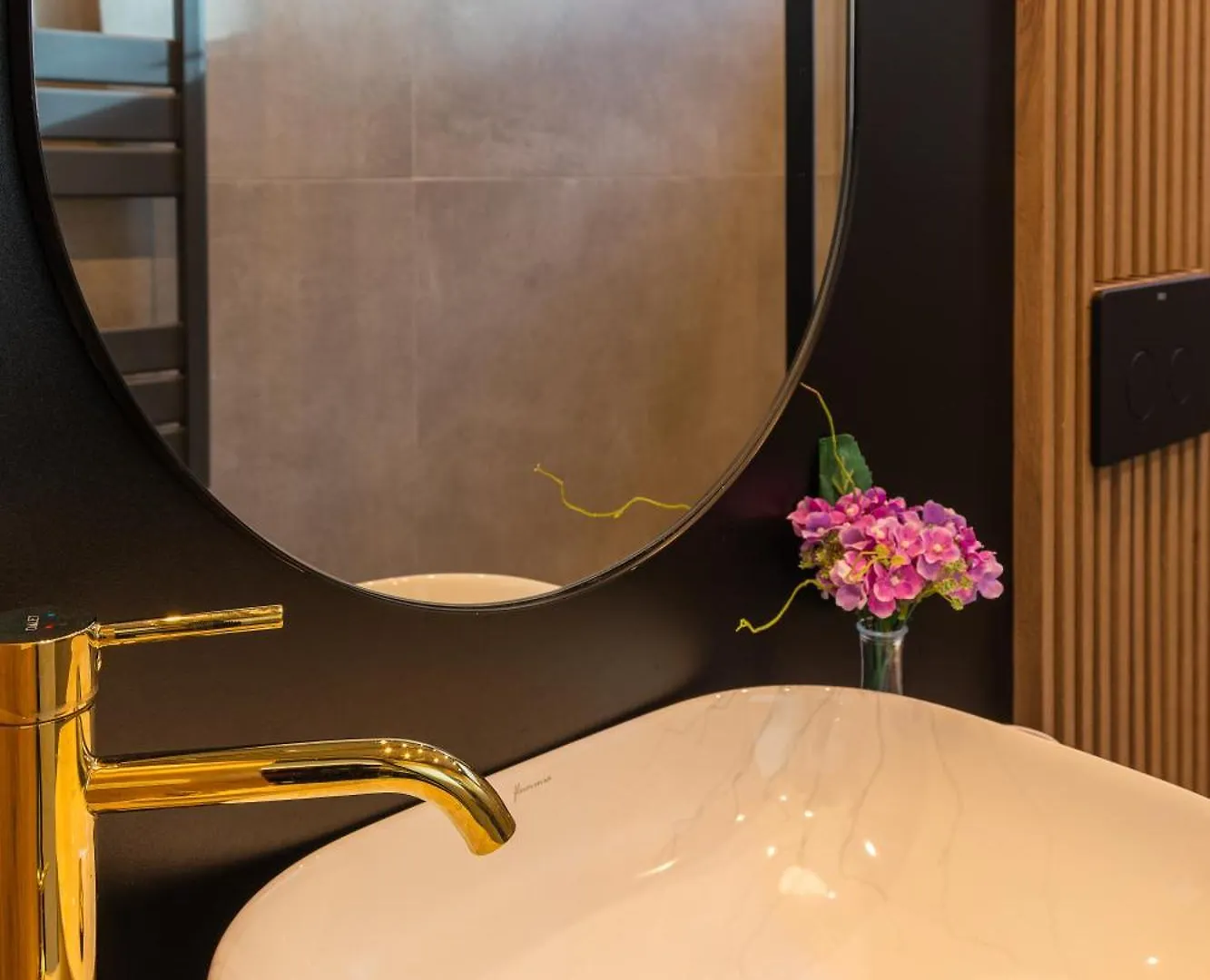 Radisson Luxe - At Victoriei Avenue Apartment Bucharest 0*,  Romania