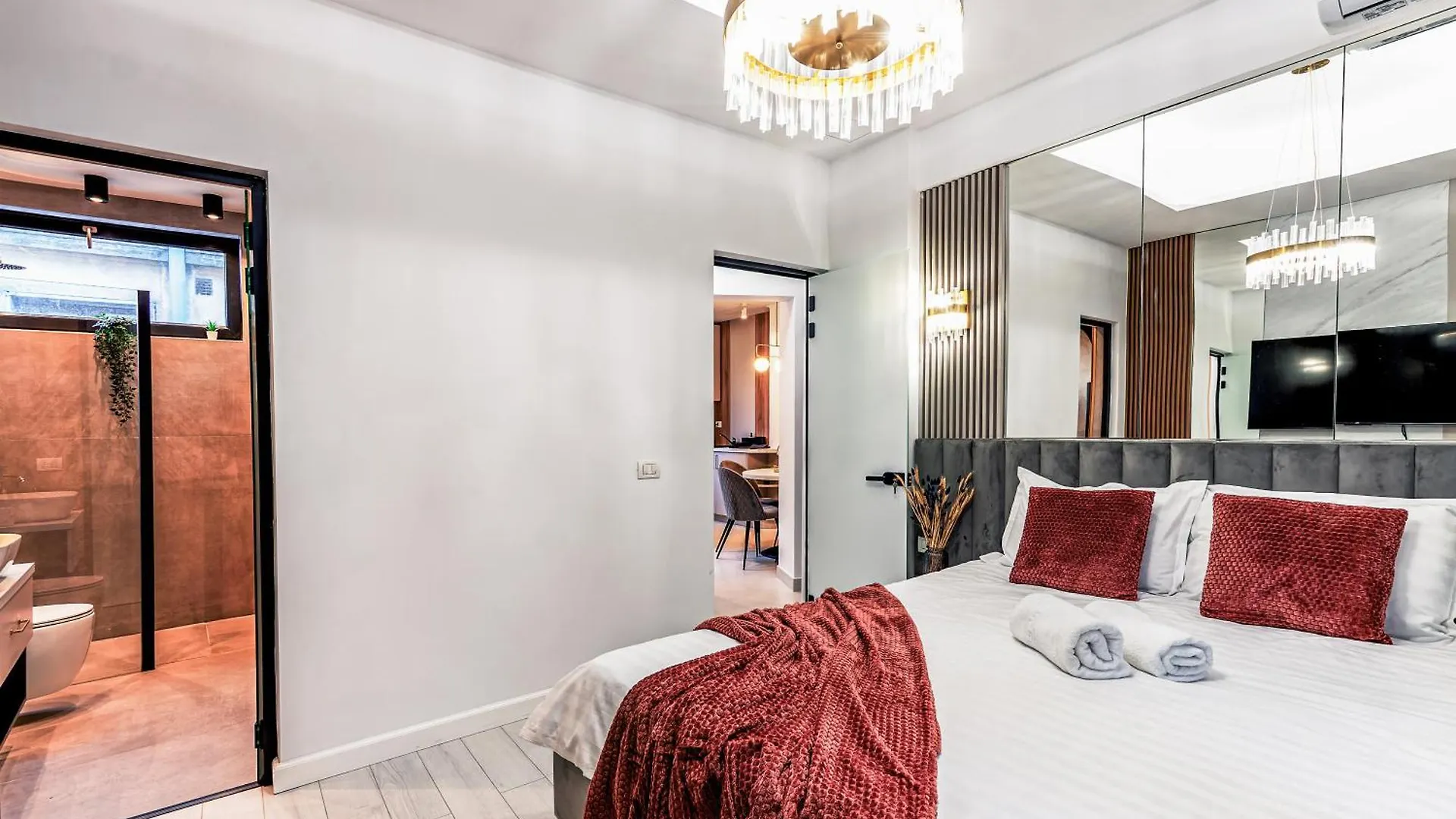Radisson Luxe - At Victoriei Avenue Apartment Bucharest