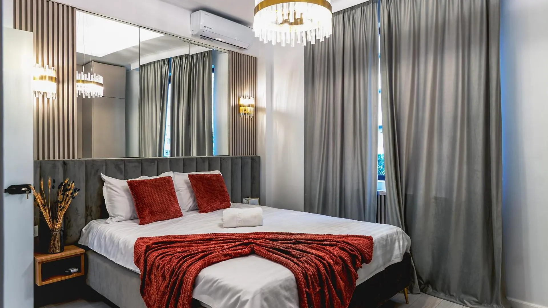 Radisson Luxe - At Victoriei Avenue Apartment Bucharest