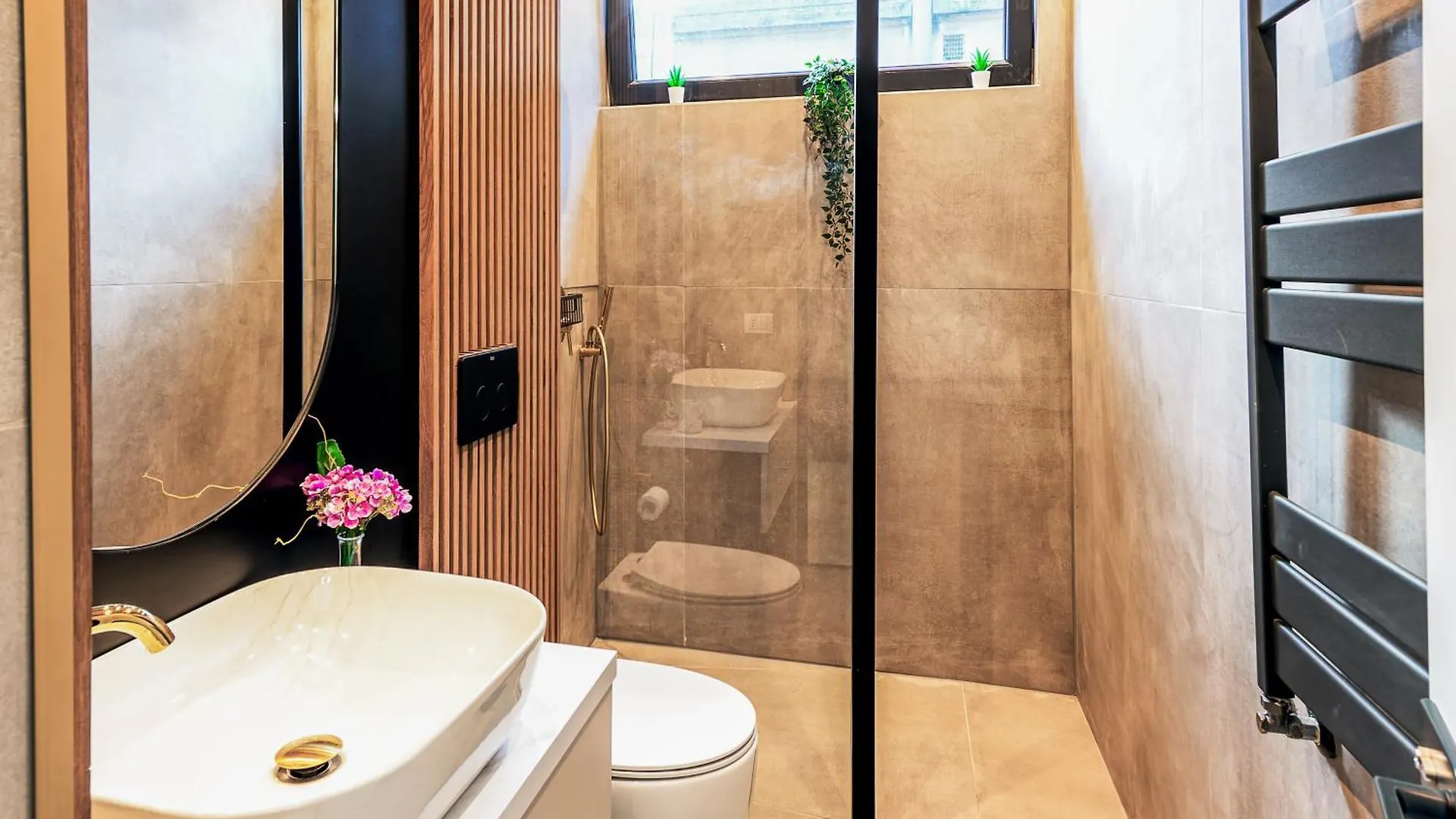 Radisson Luxe - At Victoriei Avenue Apartment Bucharest Romania